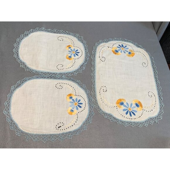 Vintage Embroidered Linen Doilies Set of 3 Blue & Yellow Floral Light Blue Croch - Picture 10 of 11